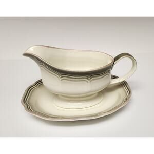 Mikasa Ceramic Gravy Boat & Underplate
Country Estate (D8800) Brown/Green